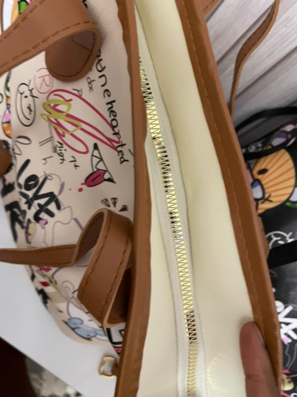 Shrak tote  - alternate view