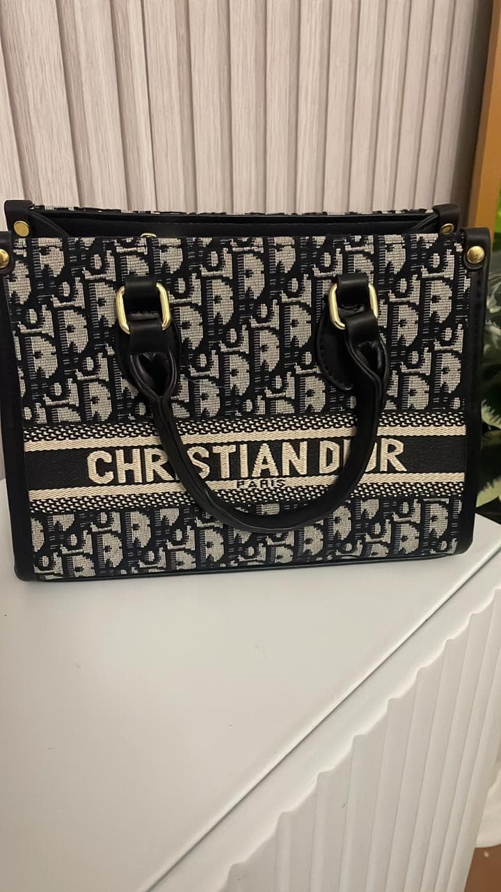 A5 christian dior  - alternate view